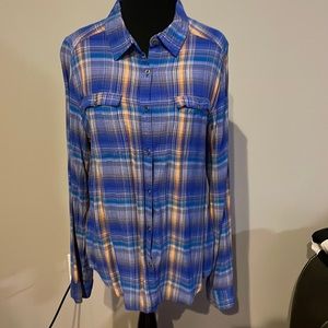 ROXY XL SUPER SOFT, beautiful blue button down shirt.  Like new!